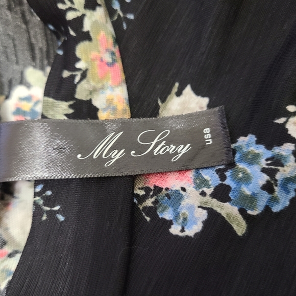 My Story Woman's Long Sleeve Dress, Size: Large Color: Black with Floral Print - Picture 8 of 14